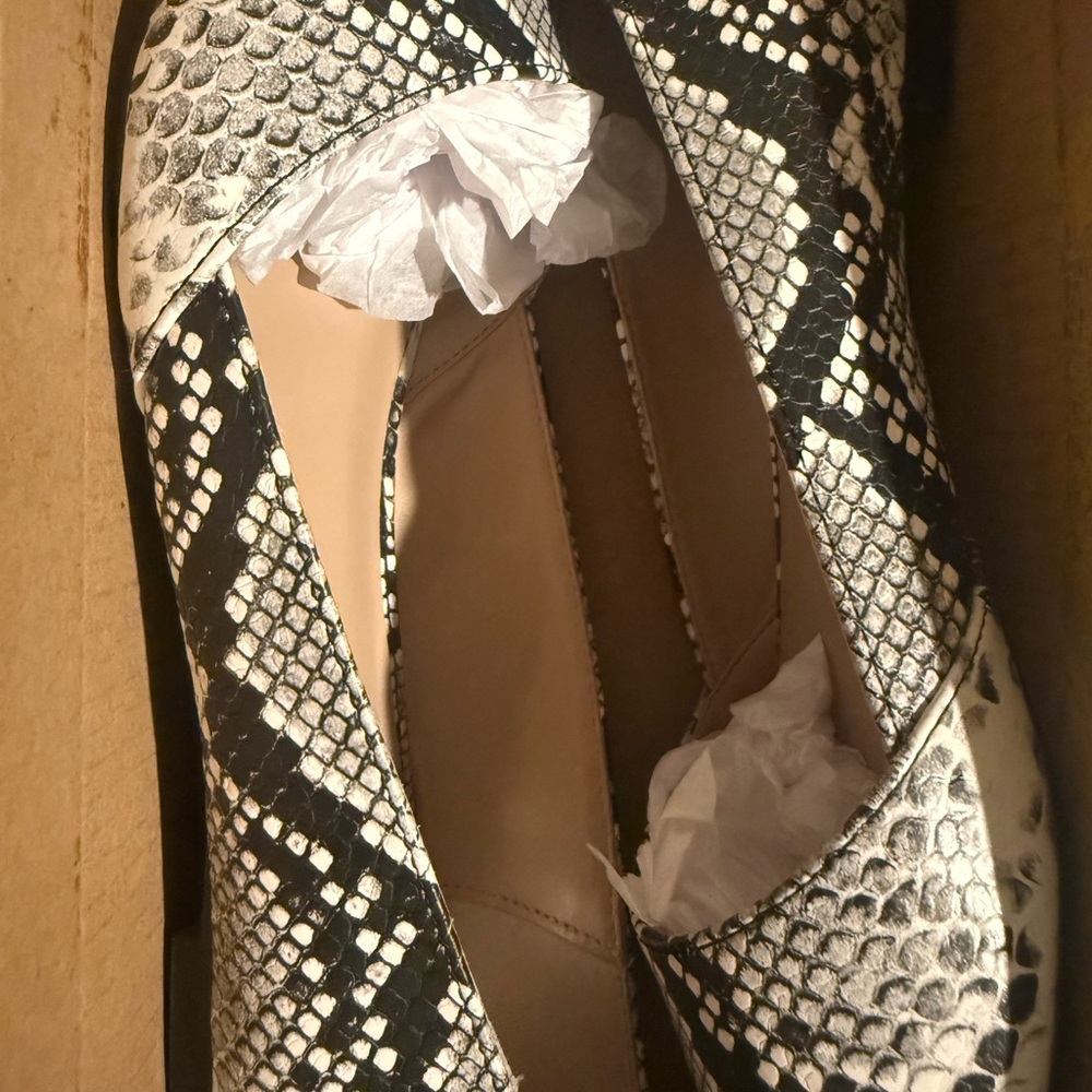 Women's Black and White Snakeskin Flats
